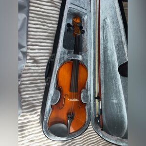 Classic Wooden 4/4 Violin Set with Stagg Case (CHECK DESCRIPTION)